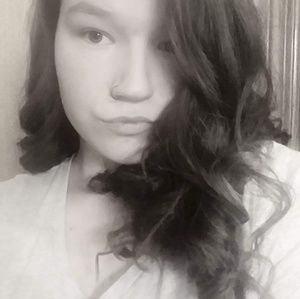 Hi! My name is Hayley! Welcome to my Posh page!